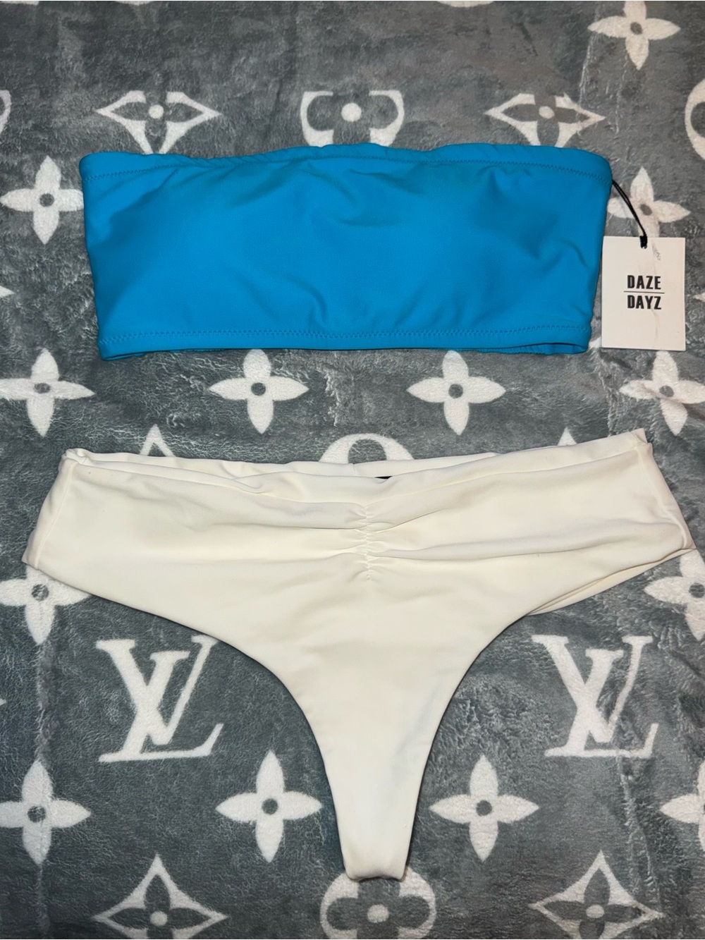 DAZE DAYZ swimwear Blue Bandeau & Cream Bikini Bottom Set Size Medium NWT